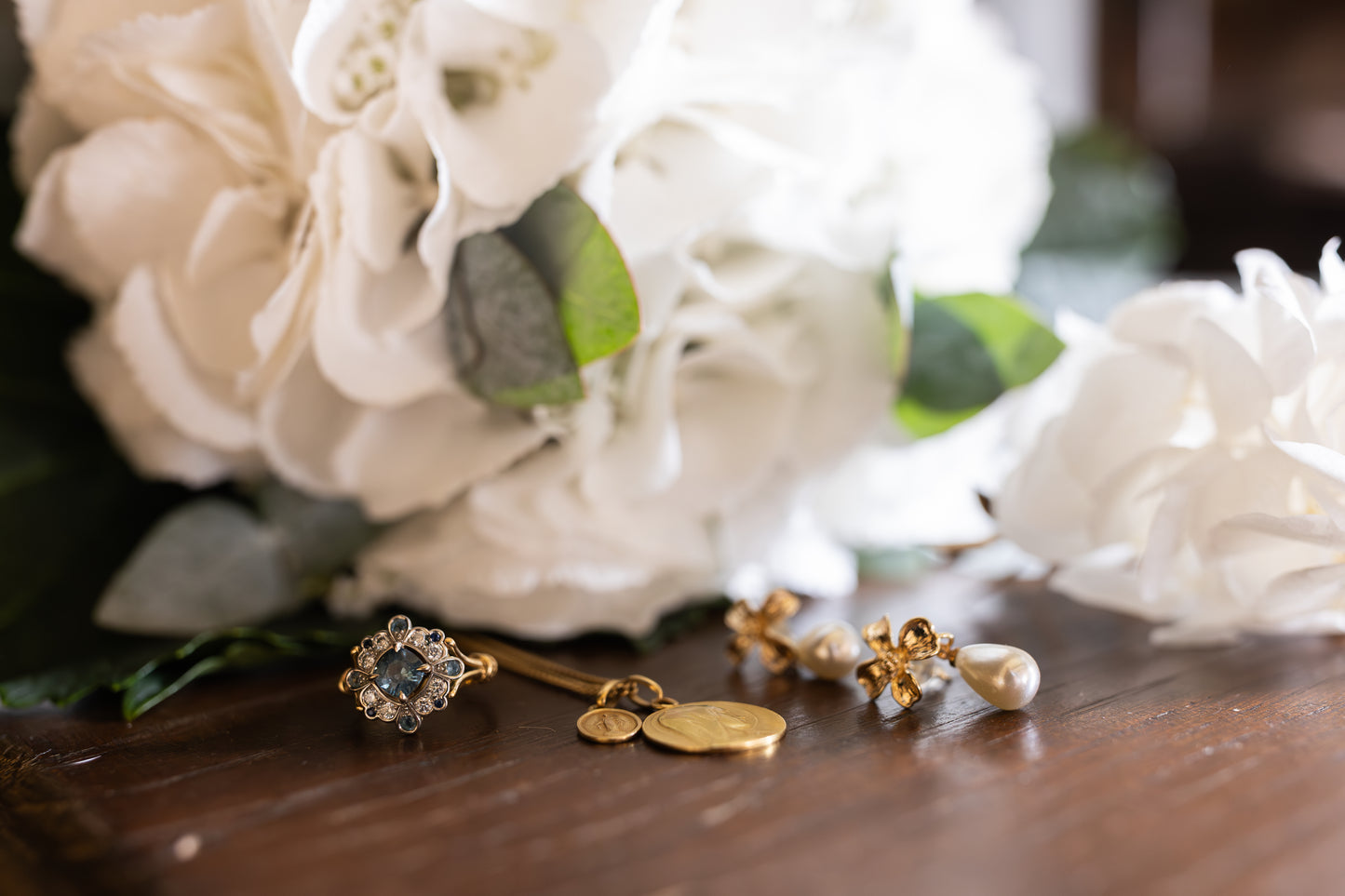 Les boucles d'oreilles Astrid