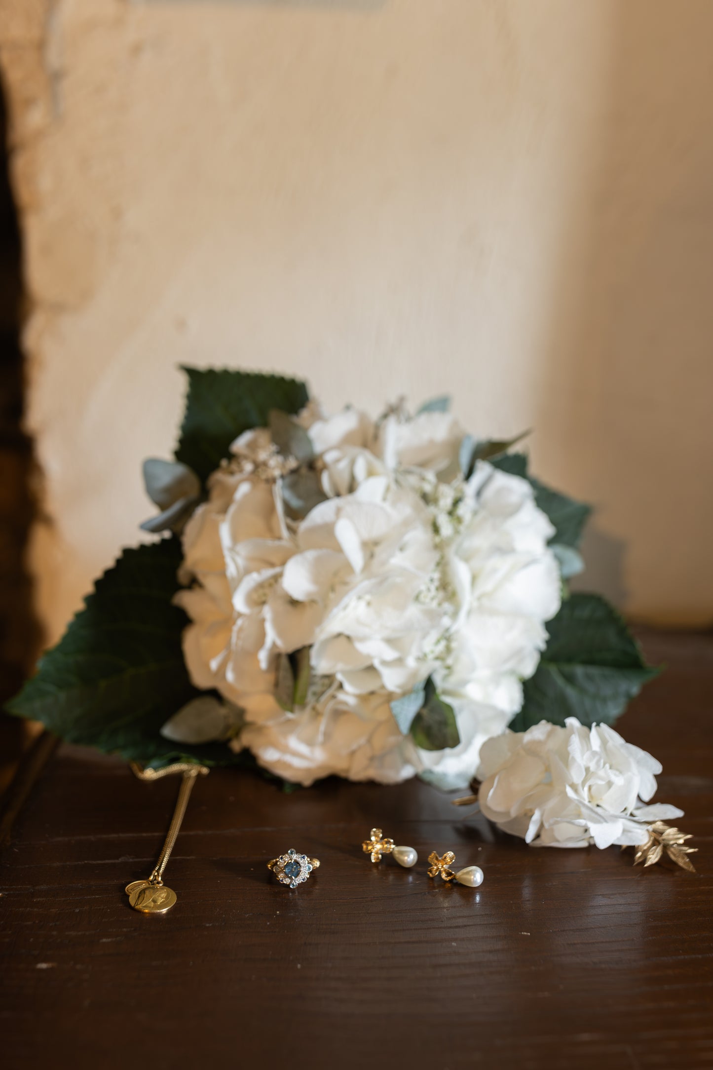 Les boucles d'oreilles Astrid